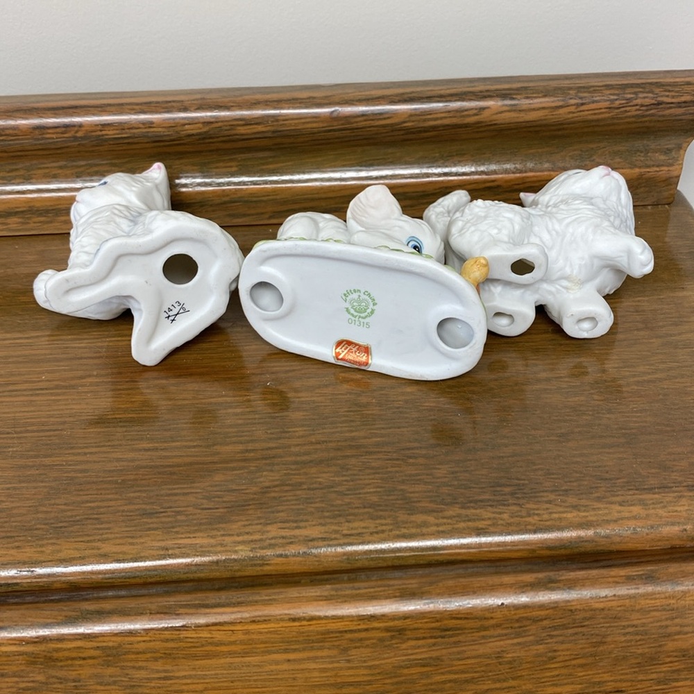 White Ceramic Cats/Kitten - Picture 2 of 3